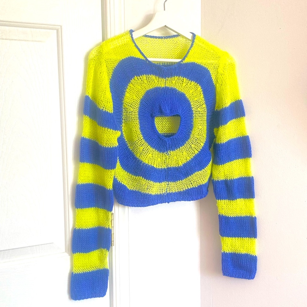 Y2K Striped Pattern Cut Out Front Crop Sweater